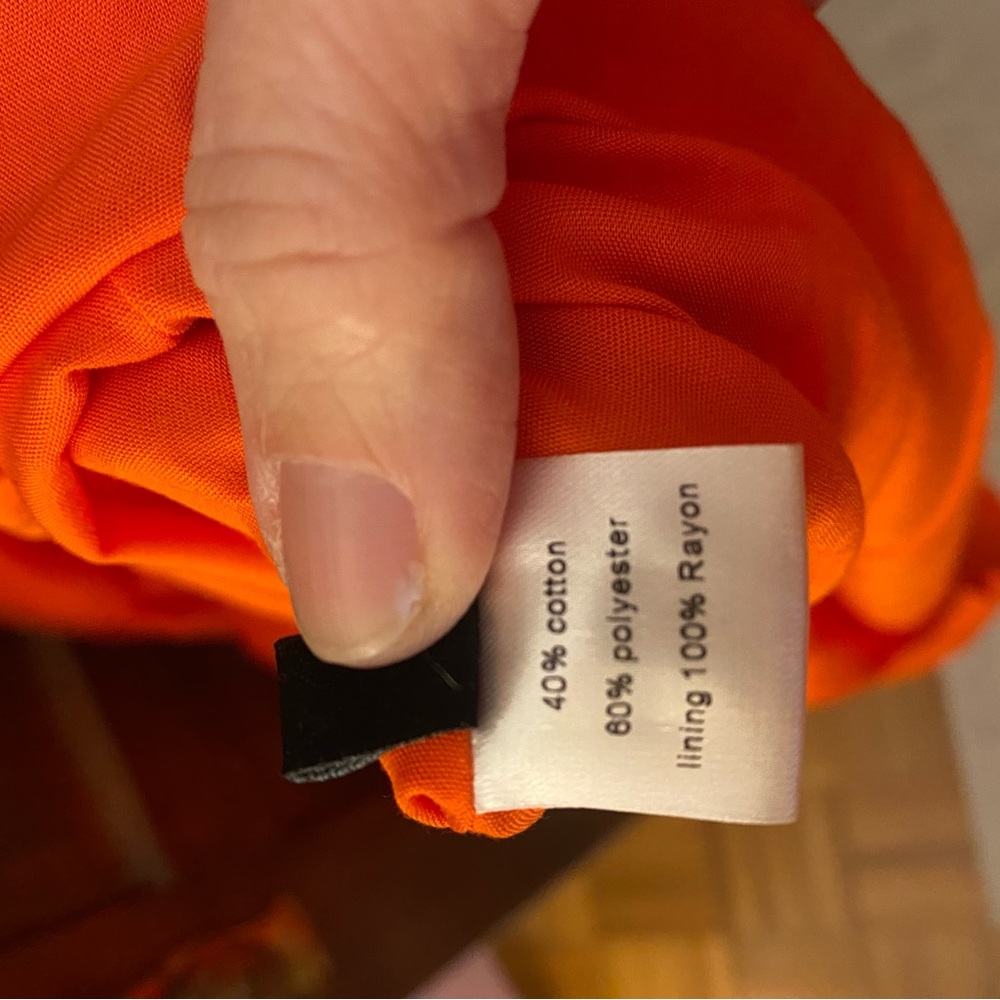 Chic Casual Dress in Bright Orange with Comfortable Fit and Stylish Design - Picture 4 of 5